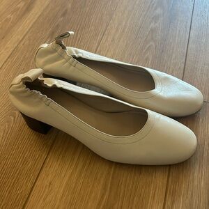 Everlane Day Heel block heels size 7 1/2 white